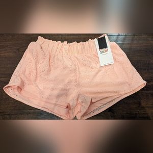 Eyelet pink shorts